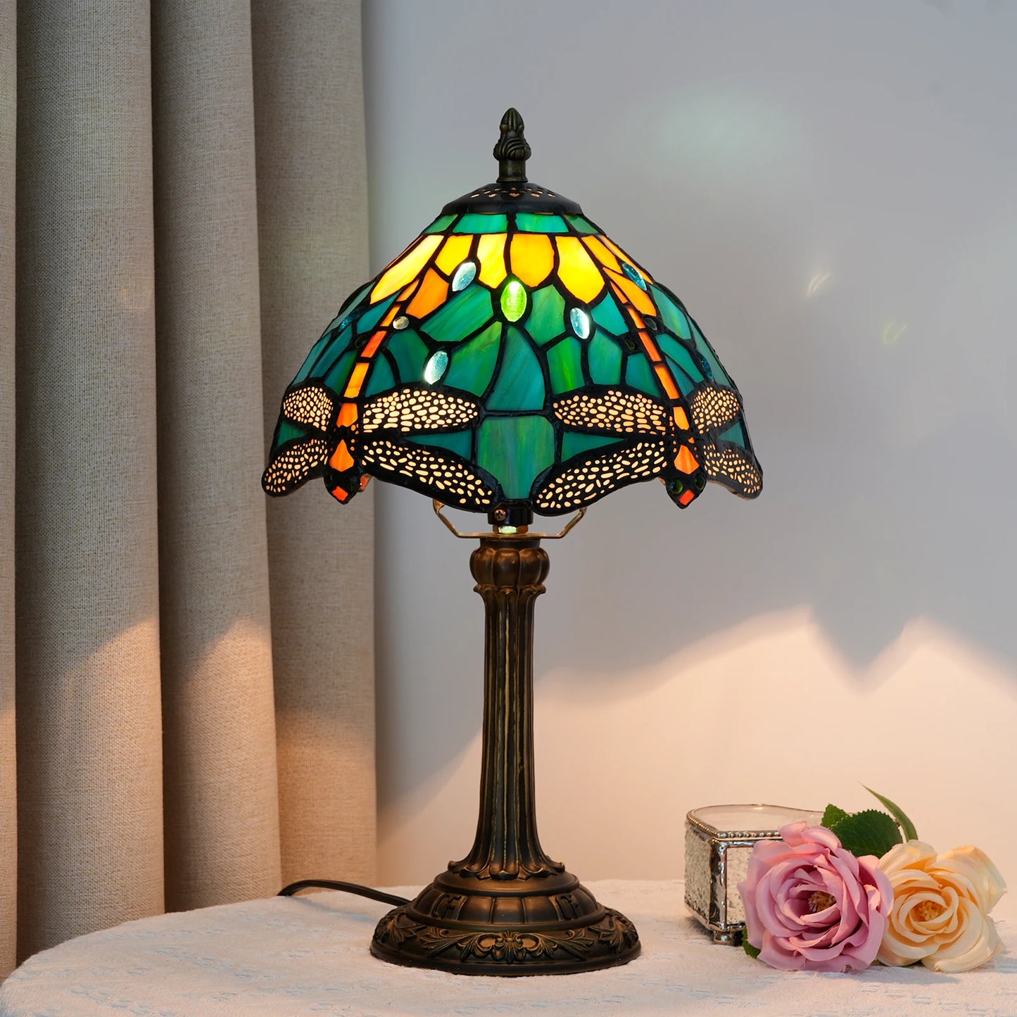 Tiffany Style Stained Glass Table Lamp – Green Dragonfly Retro Bedside Light for Bedroom, Office, Bar & Desk Decor