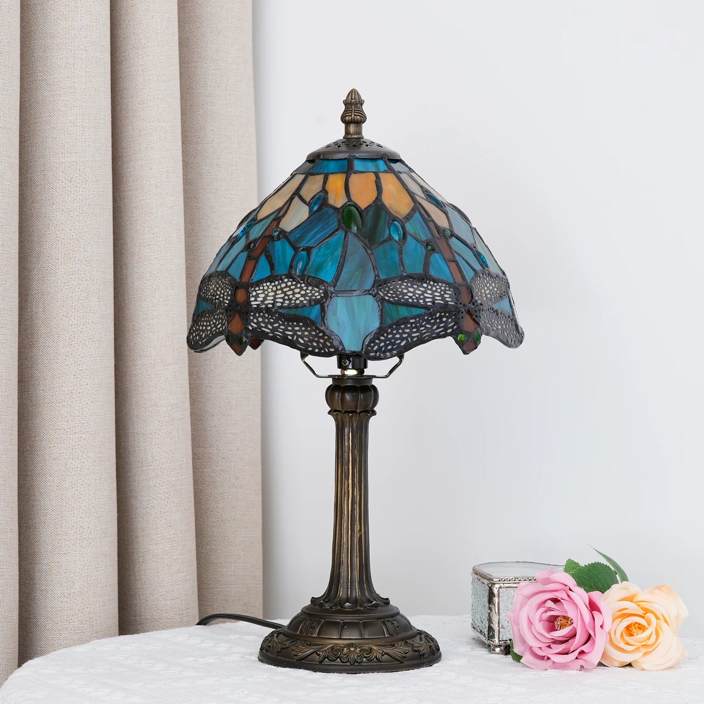 Tiffany Style Stained Glass Table Lamp – Green Dragonfly Retro Bedside Light for Bedroom, Office, Bar & Desk Decor