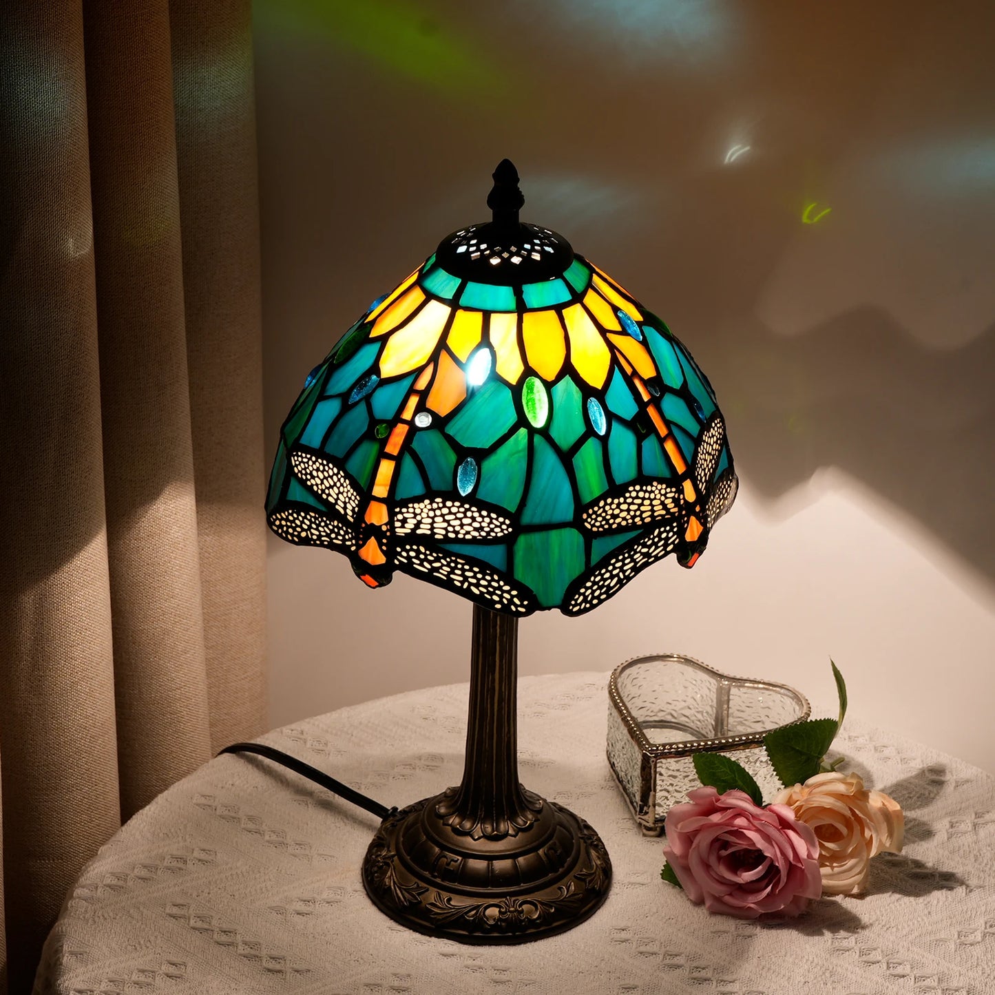 Tiffany Style Stained Glass Table Lamp – Green Dragonfly Retro Bedside Light for Bedroom, Office, Bar & Desk Decor
